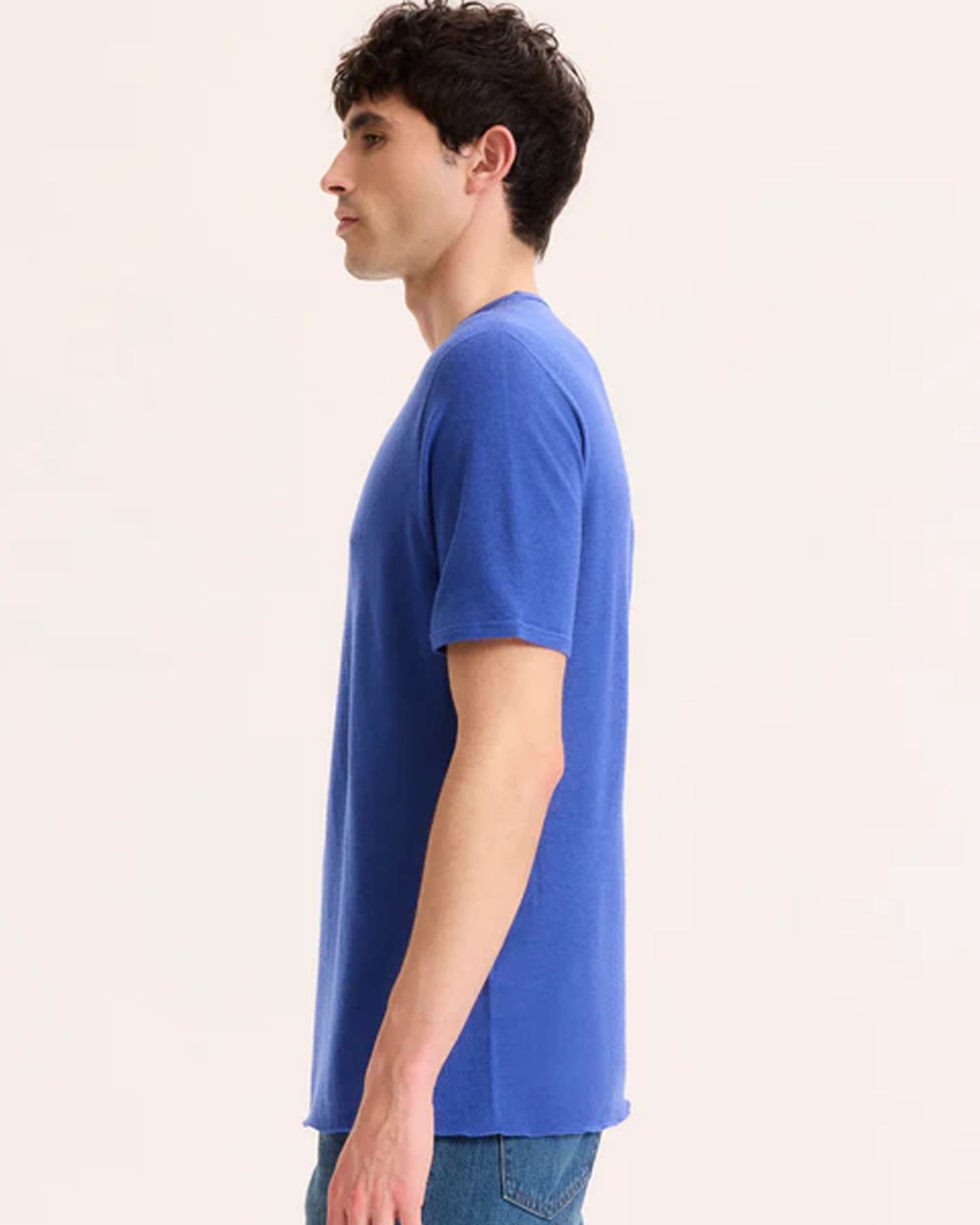 Vibrant Blue T-Shirt Casual Style with Soft Texture Detail