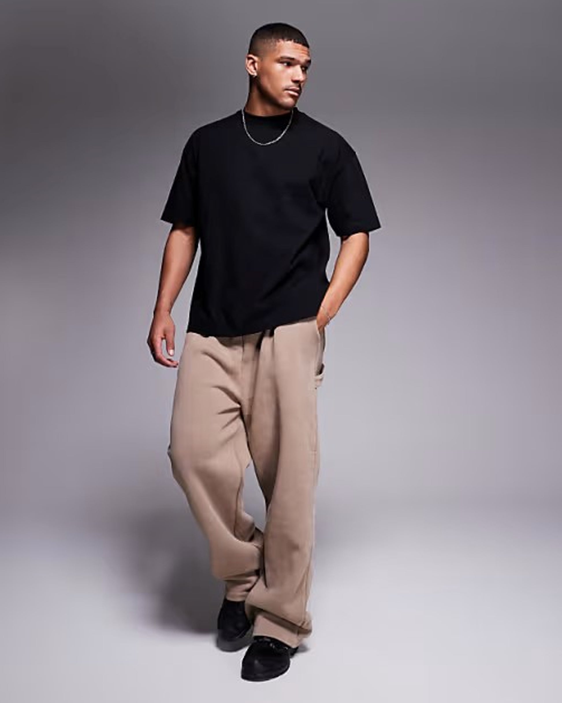 Front Black_TShirt_Style_Simple_Elegance_for_the_Modern_Man