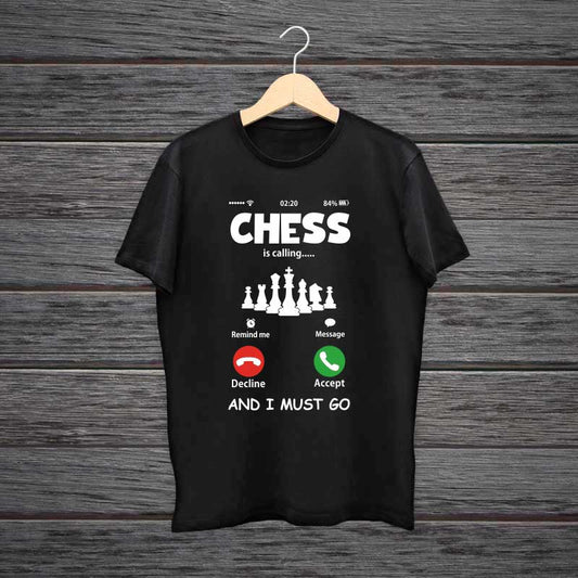 Keep Clam Play Chess - Retro Designed T-Shirt for Chess Lovers