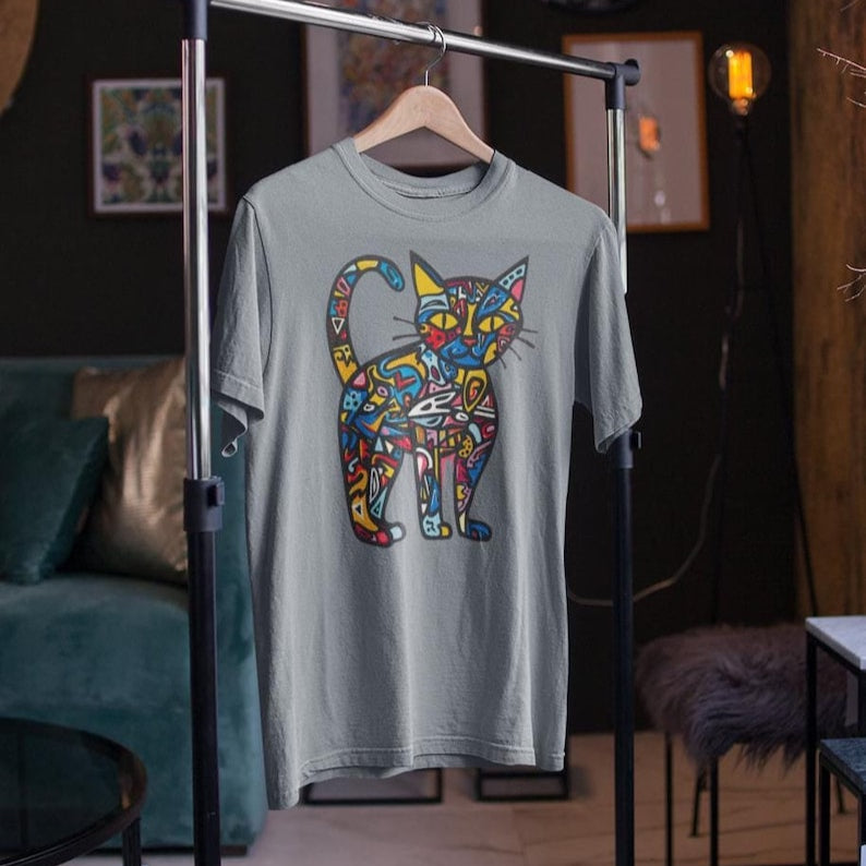 Heather gray t-shirt with a vibrant, graffiti-style abstract cat design.