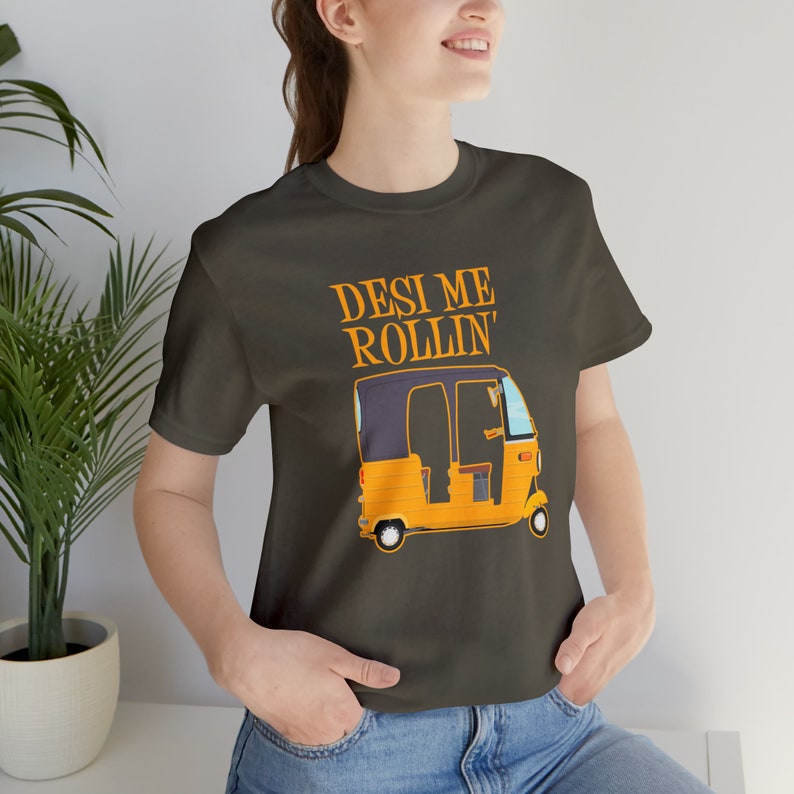 Smokey Grey "Desi Me Rollin'" Auto Rickshaw Graphic T-shirt