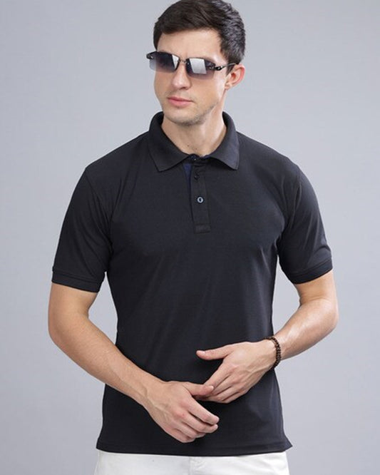 Men wearing a plain black polo t-shirt Buttoned Collar