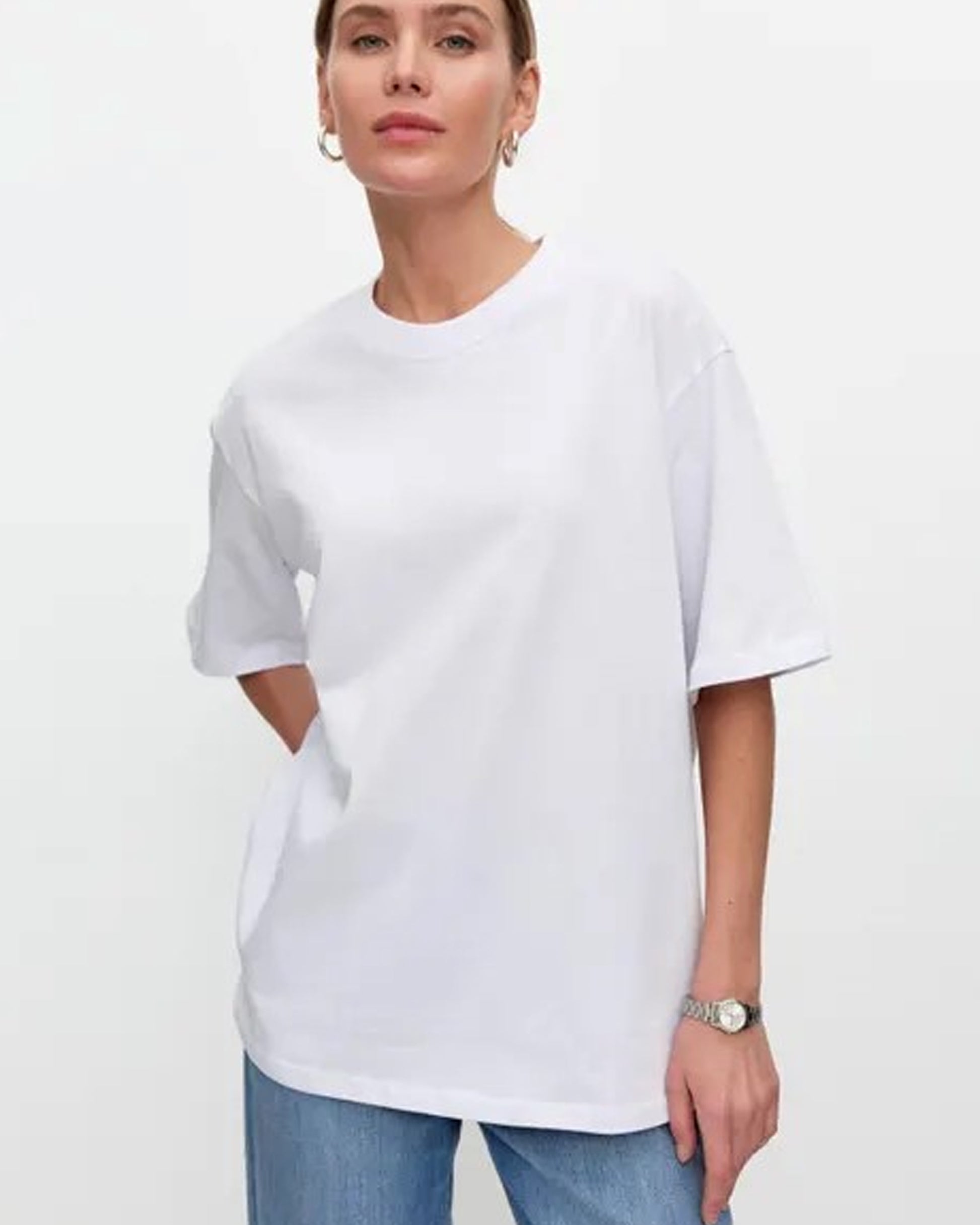 Woman Plain Oversize T-Shirt in Front View 